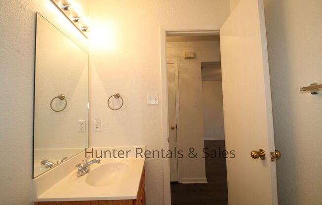 2 beds, 2 baths, $1,025, Unit Unit A