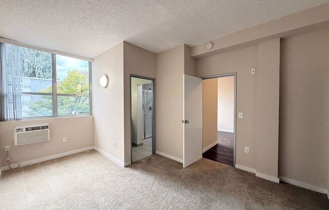 3 beds, 2 baths, 950 sqft, $2,395, Unit 314