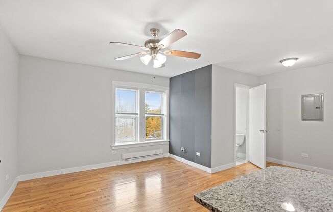 7450-7456 N Greenview Ave