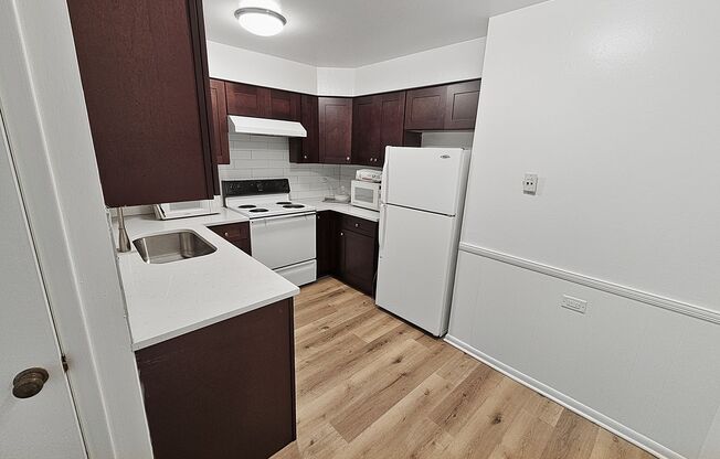 3 beds, 2 baths, $3,295, Unit 502