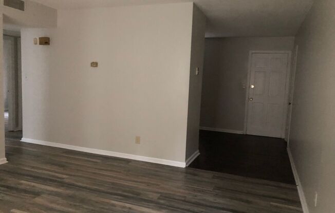 2 beds, 1 bath, 900 sqft, $1,200, Unit A