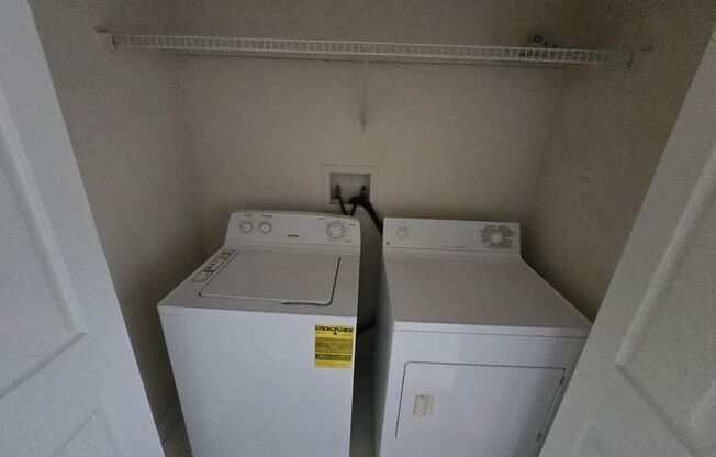 2 beds, 2 baths, $1,600