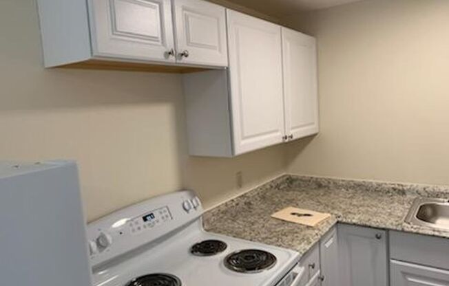 1 bed, 1 bath, 635 sqft, $1,250, Unit P2436