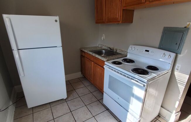 1 bed, 1 bath, 425 sqft, $899, Unit 210