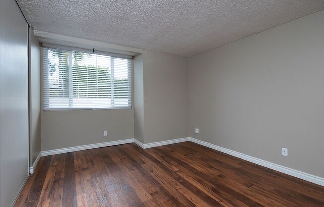 1 bed, 1 bath, 690 sqft, $2,195, Unit 075