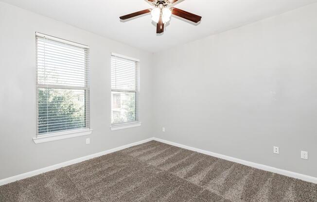 1 bed, 1 bath, 651 sqft, $1,300