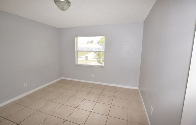 2 beds, 1 bath, $1,200