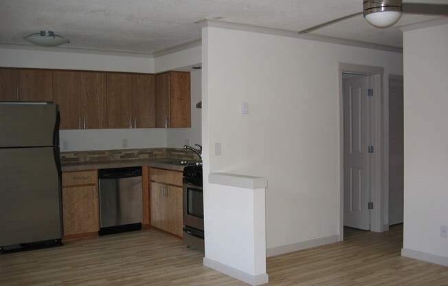 2 beds, 1 bath, 750 sqft, $1,450, Unit 01