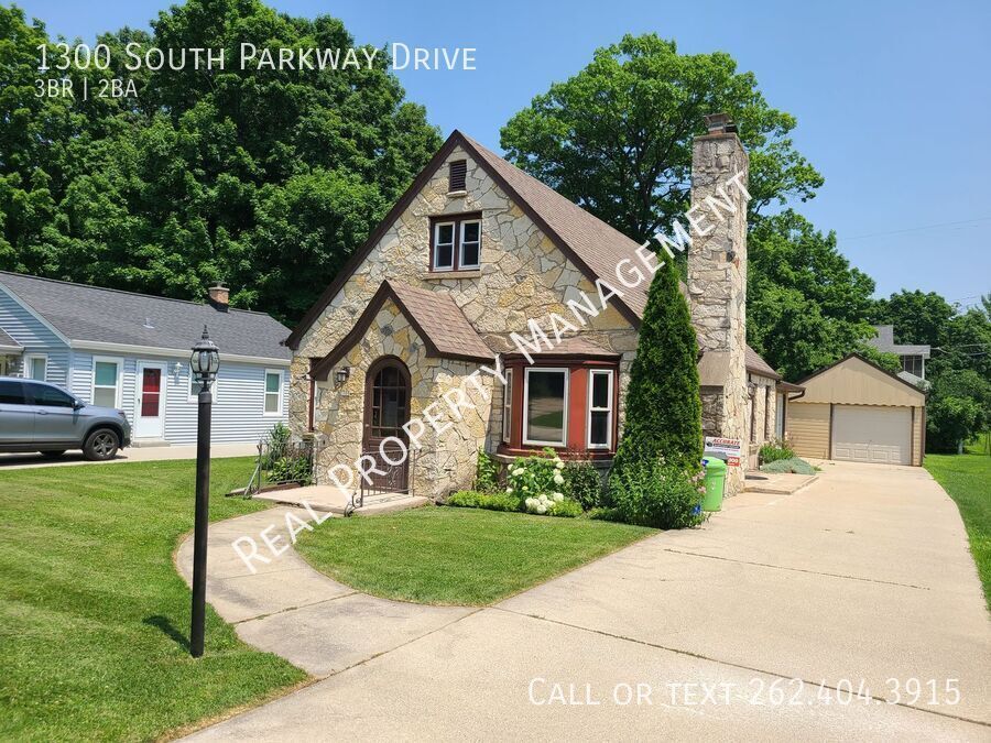 1300 S PKWY DR