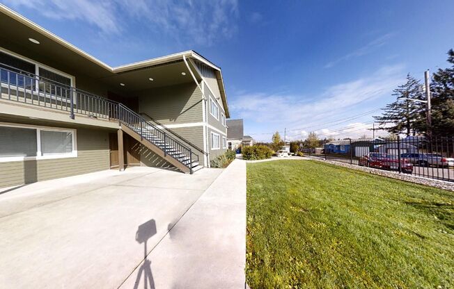 2 beds, 1 bath, 961 sqft, $1,395, Unit 8