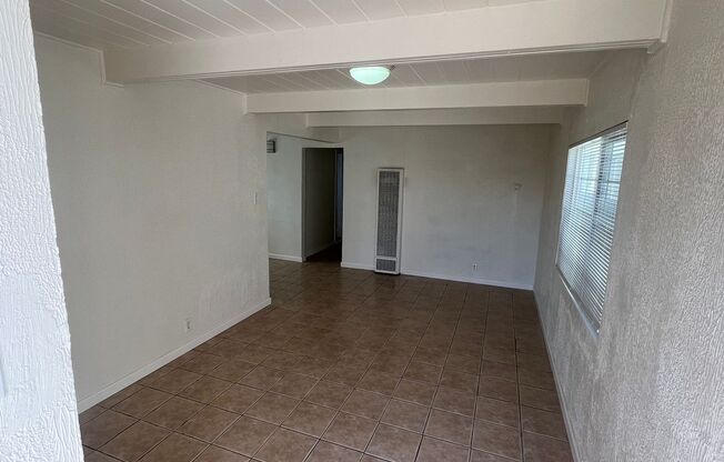 2 beds, 1 bath, $2,500