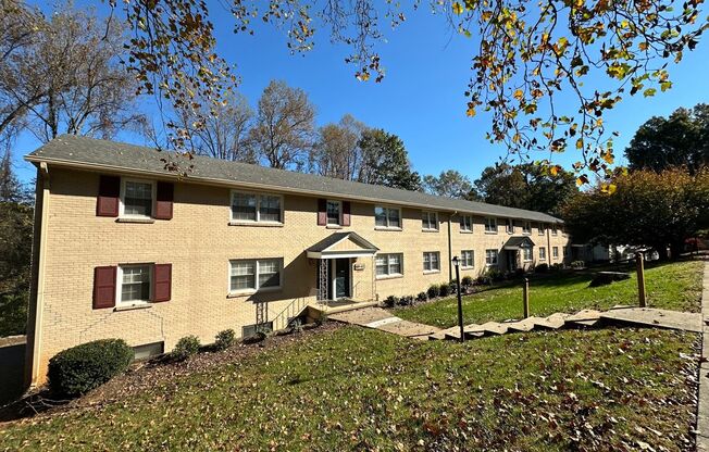 2 beds, 1 bath, 800 sqft, $899, Unit 402