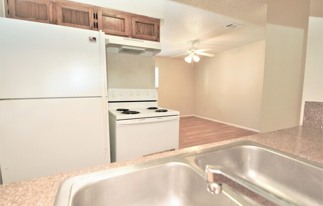 Studio, 1 bath, 500 sqft, $850, Unit 204