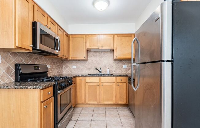 2 beds, 1 bath, $1,795, Unit Apt #3B