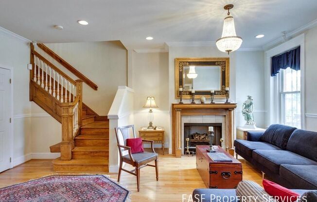 22 ADAMS ST NW