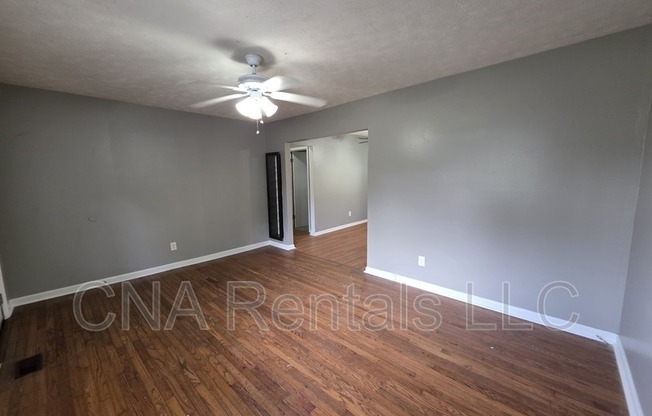 112 E ACRES DR SE
