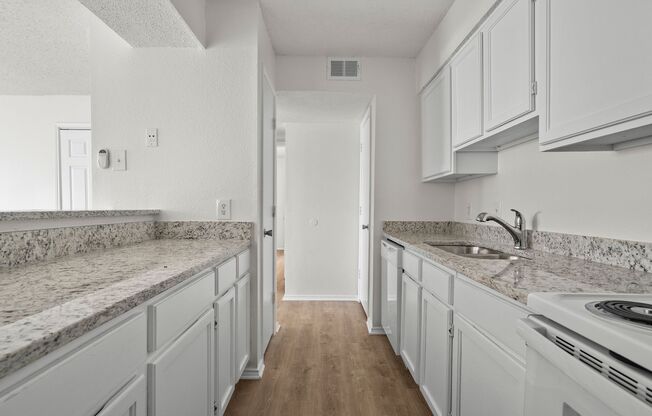 2 beds, 2 baths, 936 sqft, $1,595, Unit 200 Brothers Blvd #6102