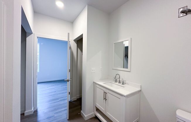 Studio, 1 bath, $945, Unit 309