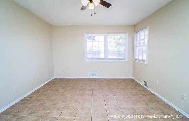 2 beds, 1 bath, 1,268 sqft, $800