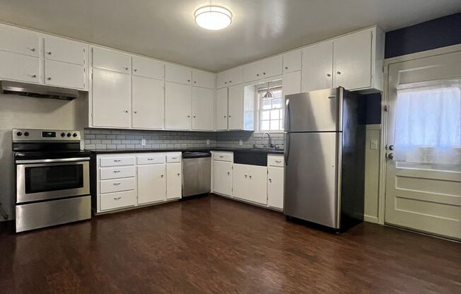 3 beds, 1 bath, $1,025