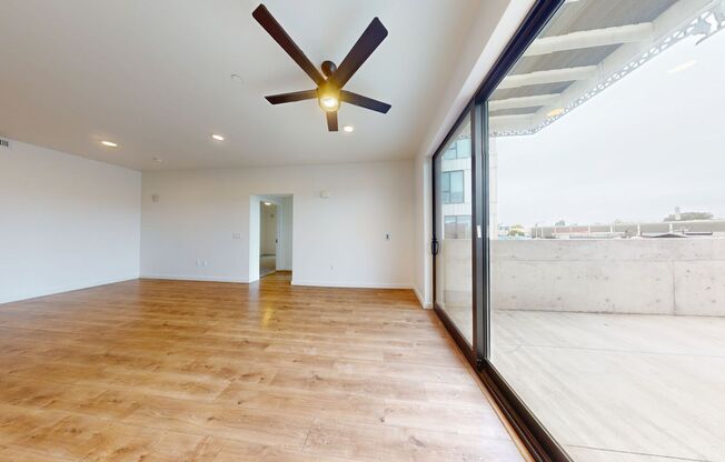 2 beds, 1 bath, 850 sqft, $2,745, Unit 211