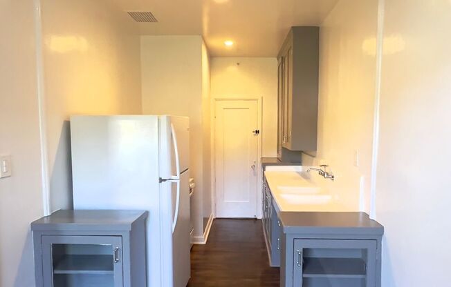 Studio, 1 bath, 350 sqft, $1,795, Unit 409