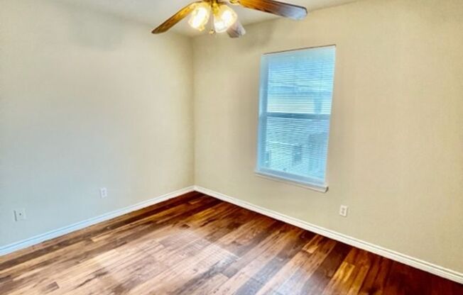 2 beds, 1.5 baths, $1,025