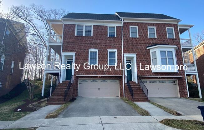 Beautiful, Spacious Crescent Home in Colonial Green