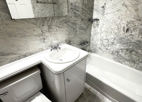 Studio, 1 bath, $4,095, Unit 4G