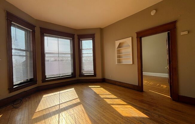 1 bed, 1 bath, 433 sqft, $899, Unit 18