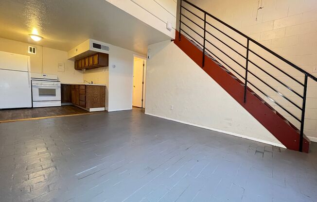 1 bed, 1 bath, 700 sqft, $800, Unit Unit 17