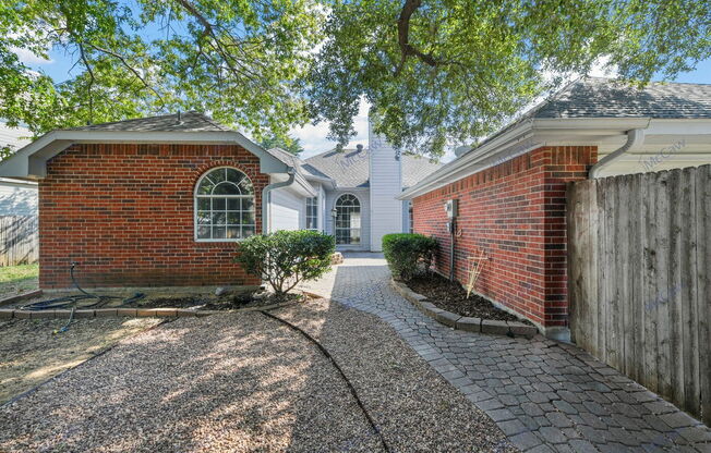 3 beds, 2 baths, 1,818 sqft, $2,395