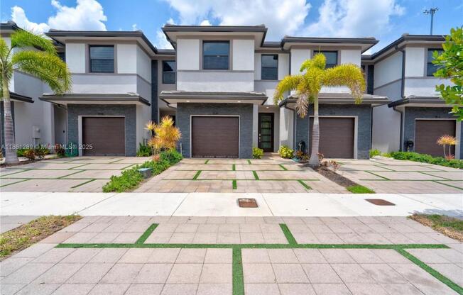 15826 NW 91 CT
