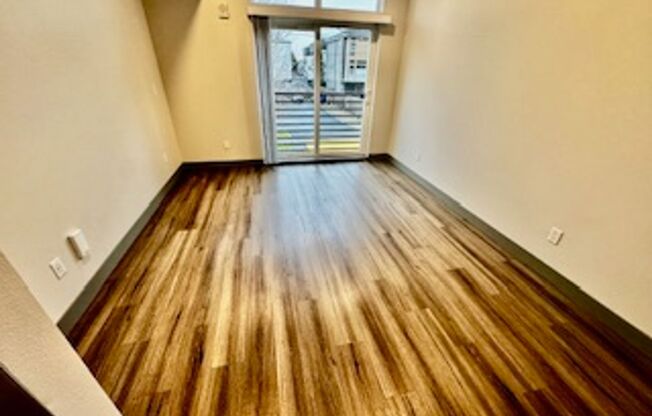 Studio, 1 bath, 322 sqft, $1,290, Unit 410