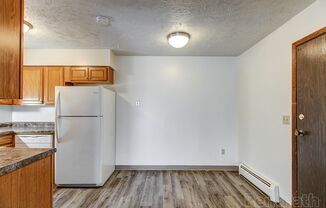 2 beds, 1 bath, 800 sqft, $815, Unit E70