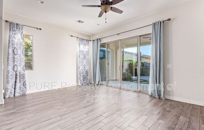 2902 E EBONY DR