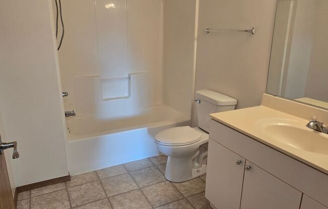 2 beds, 1 bath, 856 sqft, $1,269, Unit PL   7305