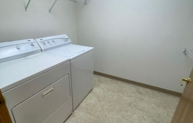 3 beds, 2 baths, 1,200 sqft, $1,345, Unit TE218X-119