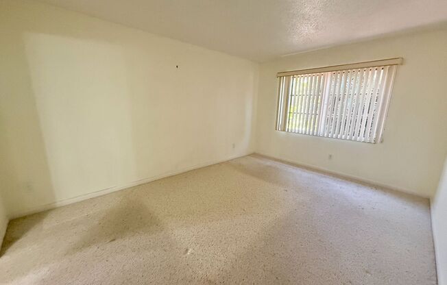 2 bed 1 bath condo close to Siesta Key