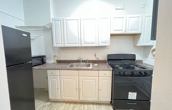 3 beds, 1 bath, 1,000 sqft, $2,100, Unit 3029 N. Calvert St. D3