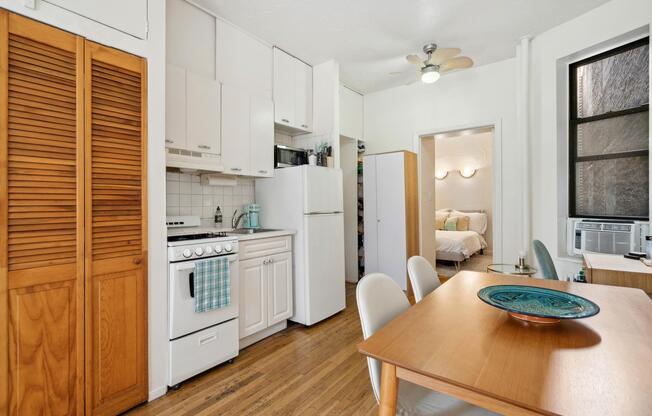 1 bed, 1 bath, $2,950, Unit 2FE