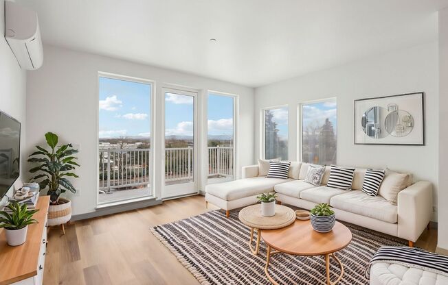 2 beds, 1 bath, 856 sqft, $2,021, Unit 501