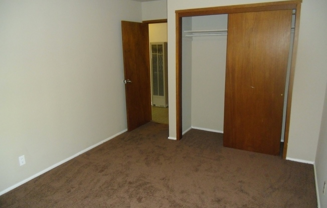 2 beds, 1 bath, $2,300, Unit T3522