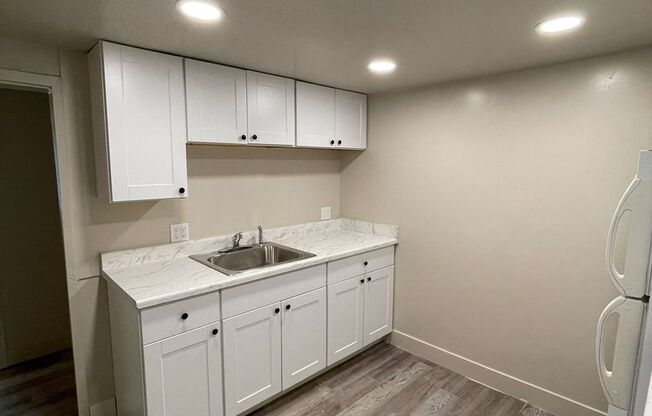 1 bed, 1 bath, 650 sqft, $999, Unit #13