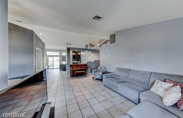 403 R Royal Greens Drive
