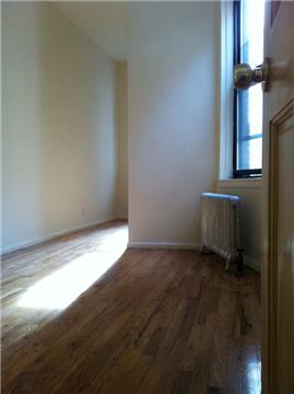 1 bed, 1 bath, $2,700, Unit 5-C