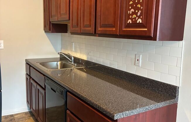 Studio, 1 bath, $1,100, Unit 210