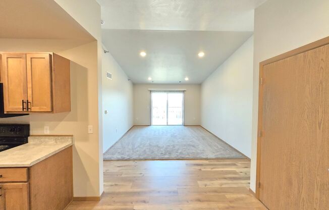 2 beds, 1 bath, 1,006 sqft, $1,230, Unit 3500 304