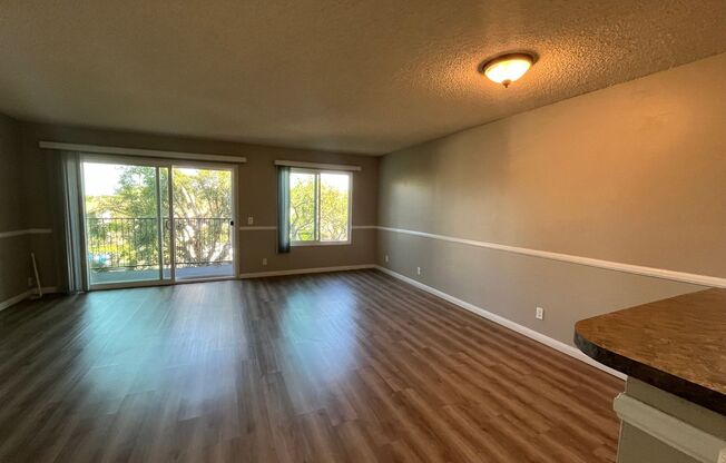 2 beds, 1 bath, 980 sqft, $2,400, Unit 055