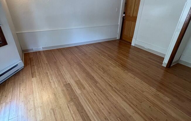 2 beds, 1 bath, $1,095, Unit 828